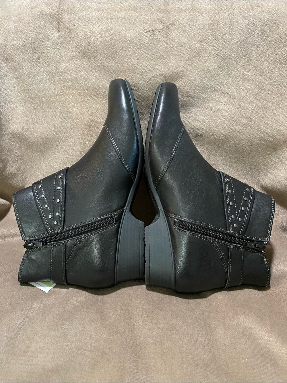 Taos Leather Studded Ultimo Ankle Bootie 8.5 - Picture 3 of 9